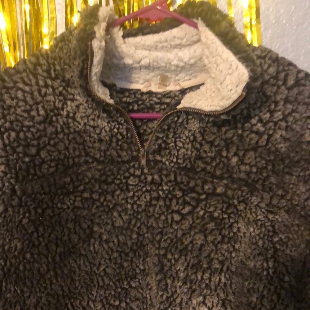 Fluffy jacket - Picture 2 of 2